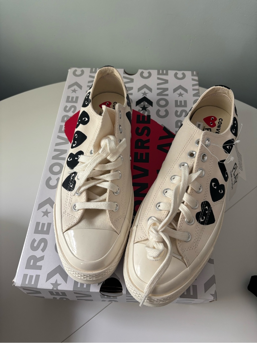 Converse PLAY Comme des Garçons Low Top Sneakers - Cream with Black Hearts - Picture 3 of 5